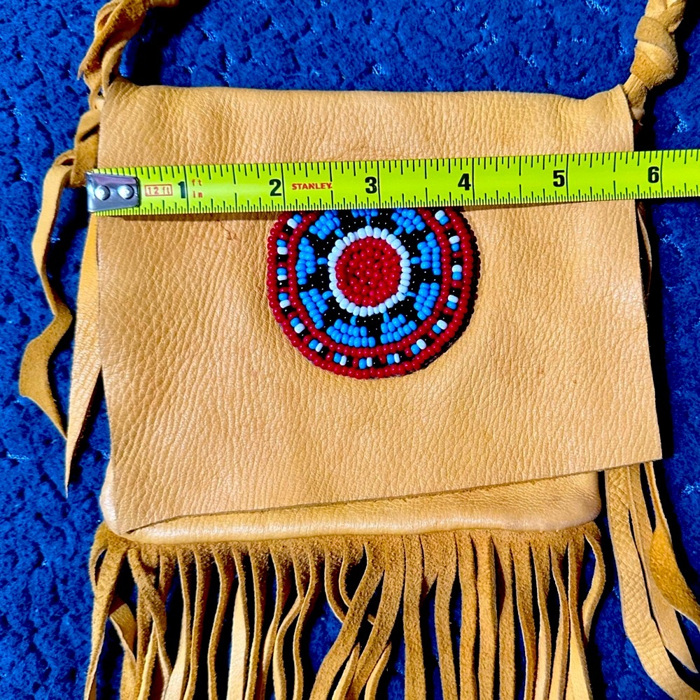 Native American Medicine Bag Navajo (Nab 91)
Leather - Picture 9 of 10
